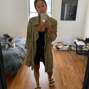 Lightweight soft/woven Trench